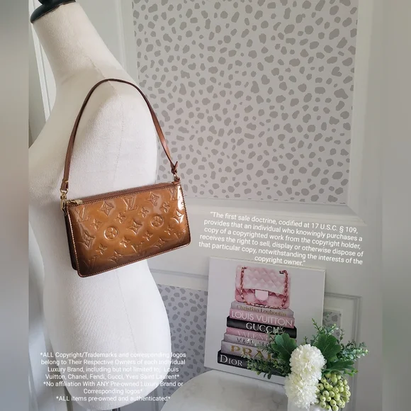 **SOLD** Authentic Pre-owned Louis Vuitton Lexington Vernis Pochette Bag - Picture 2 of 15